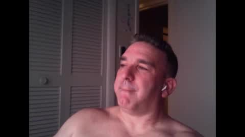 Snapshot of oceanmanx chatting on 09/17/25, 12:45 Ocean online show from 09/17/25, 12:45