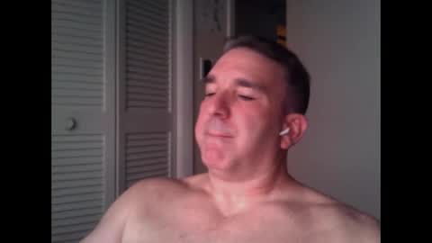 Snapshot of oceanmanx chatting on 09/20/25, 04:46 Ocean online show from 09/20/25, 04:46