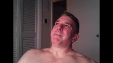 Snapshot of oceanmanx chatting on 09/23/25, 02:03 Ocean online show from 09/23/25, 02:03