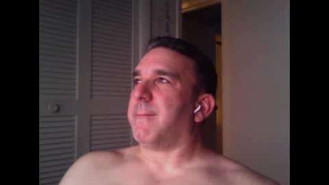 Snapshot of oceanmanx chatting on 10/04/25, 02:20 Ocean online show from 10/04/25, 02:20