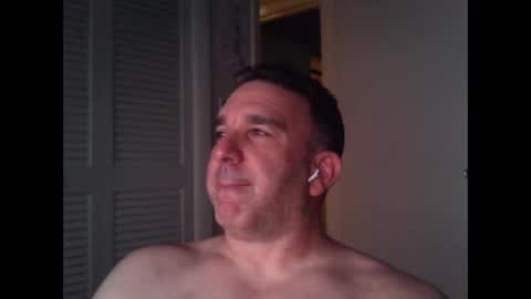 Snapshot of oceanmanx chatting on 10/19/25, 02:56 Ocean online show from 10/19/25, 02:56