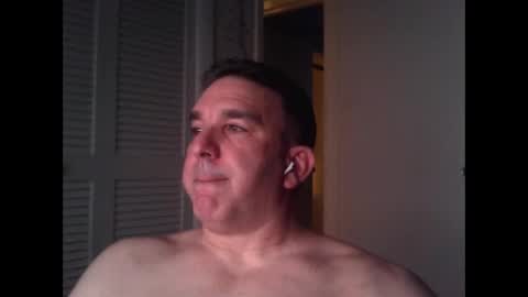 Snapshot of oceanmanx chatting on 10/20/25, 02:23 Ocean online show from 10/20/25, 02:23