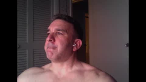 Snapshot of oceanmanx chatting on 05/17/26, 01:36 Ocean online show from 05/17/26, 01:36