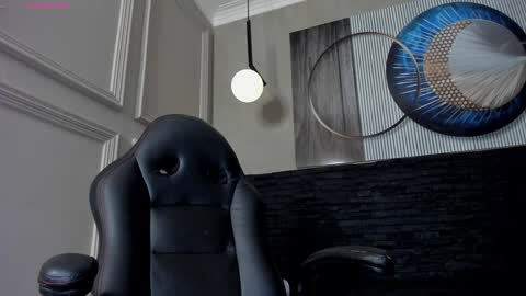 independent model online show from 01/31/25, 04:06