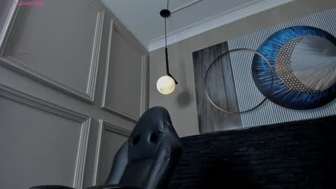 independent model online show from 02/06/25, 08:56