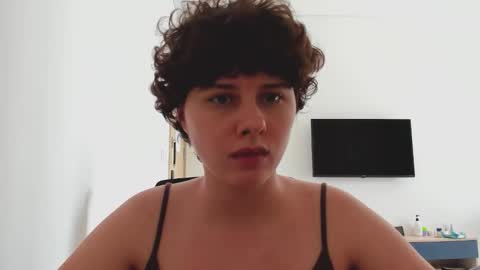 Evie online show from 02/16/26, 07:37