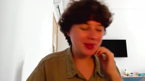 Evie online show from 02/26/26, 07:18