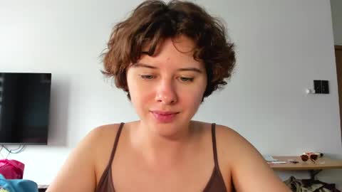 Evie online show from 04/13/26, 05:46