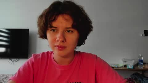 Evie online show from 04/15/26, 09:05