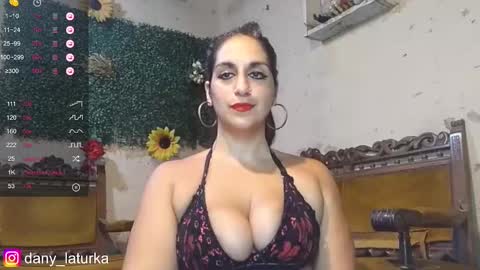 Snapshot of odalisca_bellydancer chatting on 01/16/25, 07:38 Daniela Dany online show from 01/16/25, 07:38