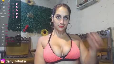 Snapshot of odalisca_bellydancer chatting on 01/24/25, 06:46 Daniela Dany online show from 01/24/25, 06:46