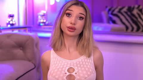 Odette online show from 09/18/25, 04:58