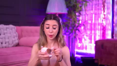 Odette online show from 04/23/26, 06:14