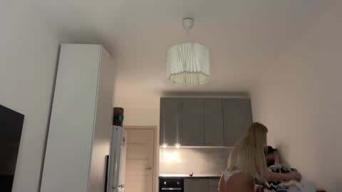 Snapshot of odriolsen chatting on 12/06/24, 01:44 Odri online show from 12/06/24, 01:44