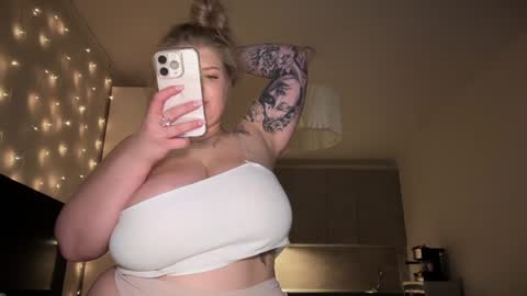 Snapshot of odriolsen chatting on 02/02/25, 02:02 Odri online show from 02/02/25, 02:02