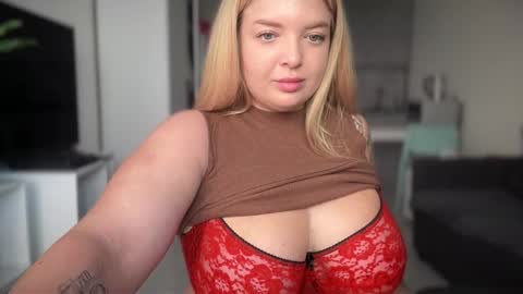 Snapshot of odriolsen chatting on 09/25/25, 11:14 Odri online show from 09/25/25, 11:14