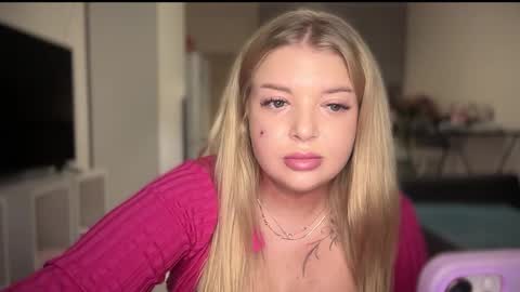 Snapshot of odriolsen chatting on 11/29/25, 01:47 Odri online show from 11/29/25, 01:47