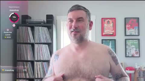 Snapshot of office_dad chatting on 03/18/26, 06:33 Office Dad online show from 03/18/26, 06:33