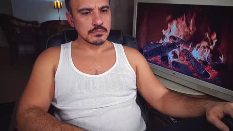 Snapshot of officeman7 chatting on 12/28/24, 05:46 officeman7 online show from 12/28/24, 05:46