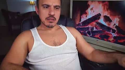 Snapshot of officeman7 chatting on 02/16/25, 04:32 officeman7 online show from 02/16/25, 04:32