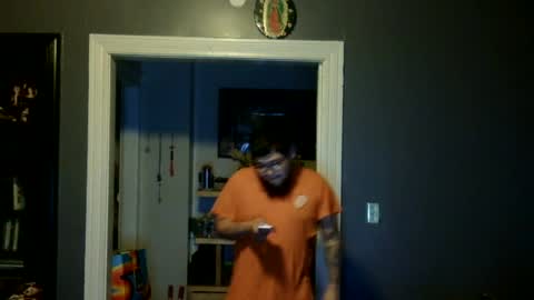 Snapshot of oflores77 chatting on 07/08/26, 01:54 oscar flores online show from 07/08/26, 01:54
