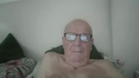 oggi95 online show from 10/15/25, 01:44