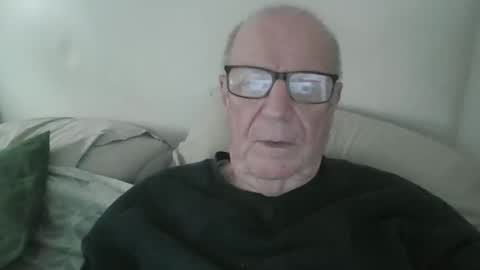 Snapshot of oggi95 chatting on 03/26/26, 03:39 oggi95 online show from 03/26/26, 03:39