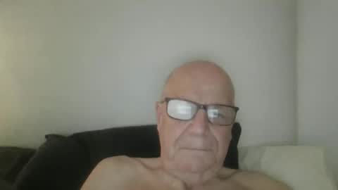 Snapshot of oggi95 chatting on 04/17/26, 06:27 oggi95 online show from 04/17/26, 06:27
