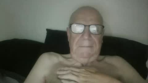 Snapshot of oggi95 chatting on 04/24/26, 06:49 oggi95 online show from 04/24/26, 06:49