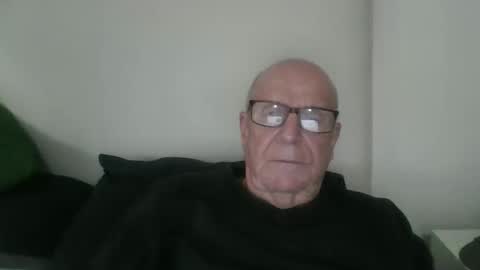 Snapshot of oggi95 chatting on 04/27/26, 02:48 oggi95 online show from 04/27/26, 02:48