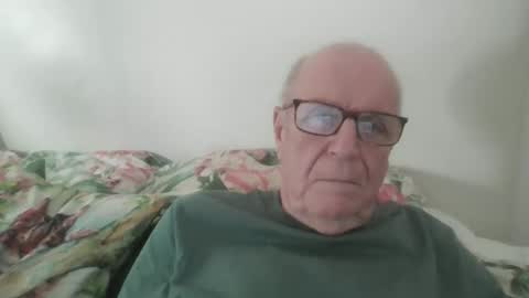 Snapshot of oggi95 chatting on 05/18/26, 03:07 oggi95 online show from 05/18/26, 03:07