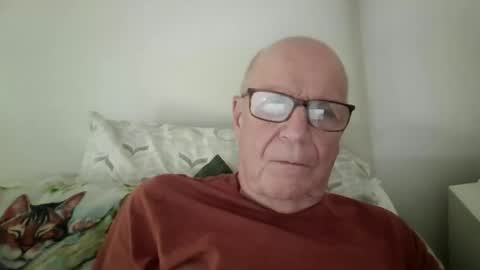 Snapshot of oggi95 chatting on 06/10/26, 12:37 oggi95 online show from 06/10/26, 12:37