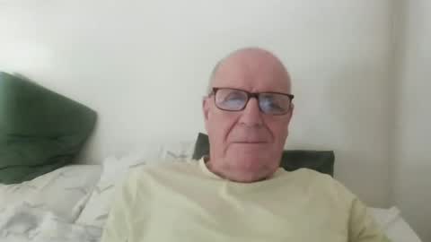 Snapshot of oggi95 chatting on 06/15/26, 12:51 oggi95 online show from 06/15/26, 12:51