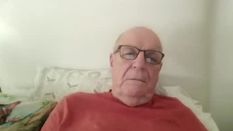 Snapshot of oggi95 chatting on 06/18/26, 12:20 oggi95 online show from 06/18/26, 12:20