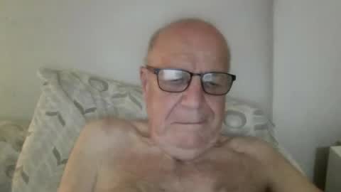 Snapshot of oggi95 chatting on 06/26/26, 06:07 oggi95 online show from 06/26/26, 06:07