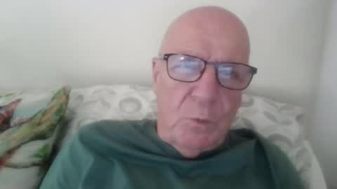 Snapshot of oggi95 chatting on 07/01/26, 12:18 oggi95 online show from 07/01/26, 12:18