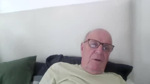 Snapshot of oggi95 chatting on 07/20/26, 12:51 oggi95 online show from 07/20/26, 12:51