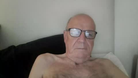 Snapshot of oggi95 chatting on 07/21/26, 07:00 oggi95 online show from 07/21/26, 07:00