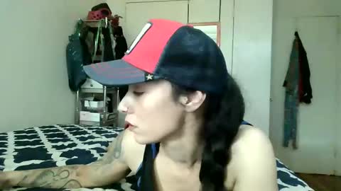 Snapshot of oglitcouple chatting on 01/21/25, 01:54 Lit en Cama online show from 01/21/25, 01:54