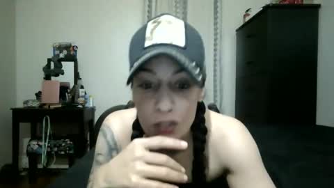 Snapshot of oglitcouple chatting on 12/02/25, 01:33 Lit en Cama online show from 12/02/25, 01:33