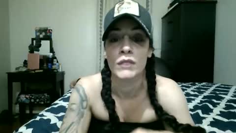 Snapshot of oglitcouple chatting on 12/19/25, 04:52 Lit en Cama online show from 12/19/25, 04:52