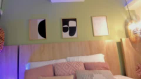 Holly online show from 04/13/26, 11:27