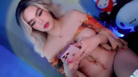 Snapshot of oh_my_bonita chatting on 03/01/25, 10:45 Flora online show from 03/01/25, 10:45