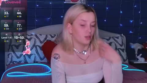 Snapshot of oh_my_julia chatting on 05/14/26, 10:38 oh_my_julia online show from 05/14/26, 10:38