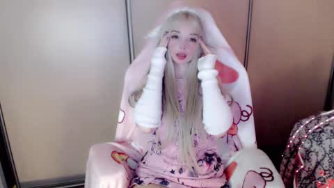 Milly online show from 03/06/26, 12:23