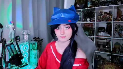 Snapshot of ohclementinee chatting on 05/14/26, 10:11 Clementine Clem online show from 05/14/26, 10:11