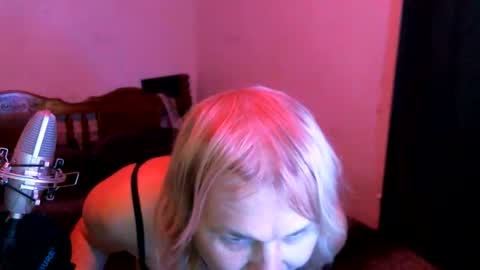 Snapshot of ohellesbells chatting on 06/01/26, 06:26 ohellesbells online show from 06/01/26, 06:26