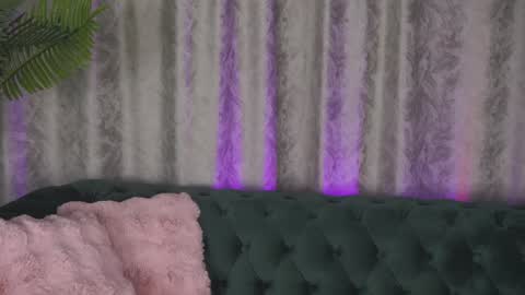 Julia online show from 02/02/25, 07:41