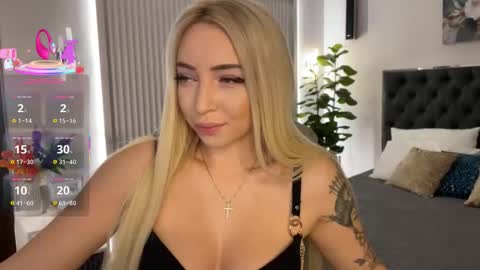 Emma online show from 11/06/25, 01:17