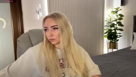 Emma online show from 11/17/25, 01:55